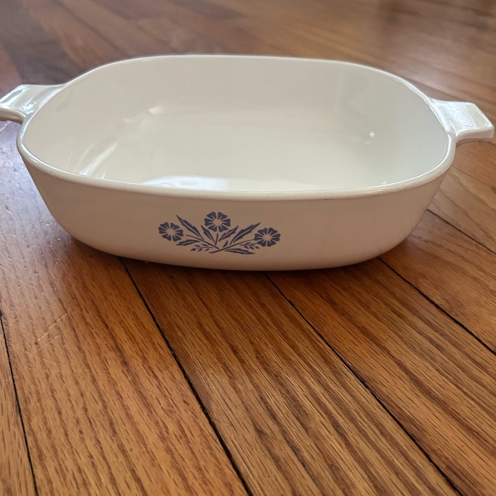 Vintage Corning Blue Cornflower 9 in Casserole